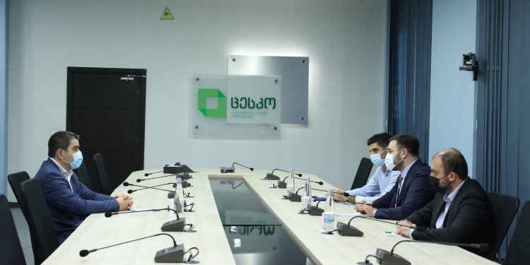 ცესკოს ხმის დათვლის პროცესის ვიდეოგადაღებისთვის საჭირო კამერები გადაეცა