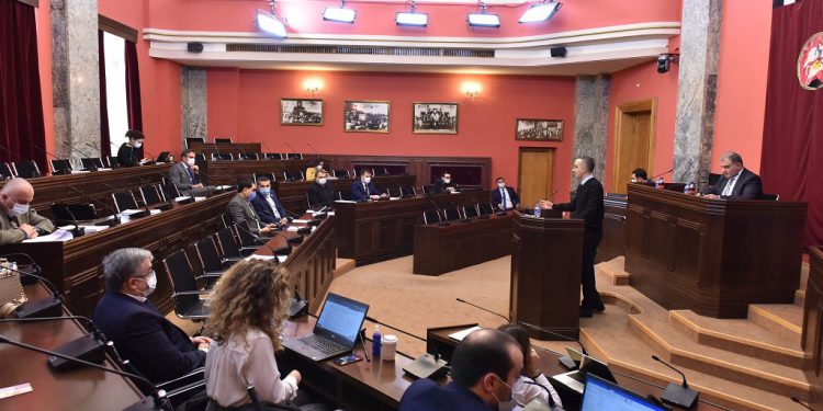 მიხეილ სარჯველაძე: „ადრეულ ასაკში ქორწინებასთან დაკავშირებით ჩვენი ქვეყნის მოქმედ კანონმდებლობას მკაფიო პასუხი აქვს გაცემული“