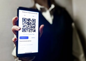 საქართველოს  პრეზიდენტი სალომე ზურაბიშვილი ხელისუფლებას მოუწოდებს, შემოიღოს სავალდებულო აცრები რისკ-ჯგუფებისთვის და კოვიდპასპორტები