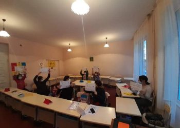 მოისხი ცოდნის „მანტია“ — ქართულ-ამერიკული მომავლის კლუბი „მანტია“ /Georgian American Future Club – Mantle