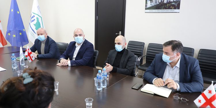 შეხვედრა დევნილებთნ