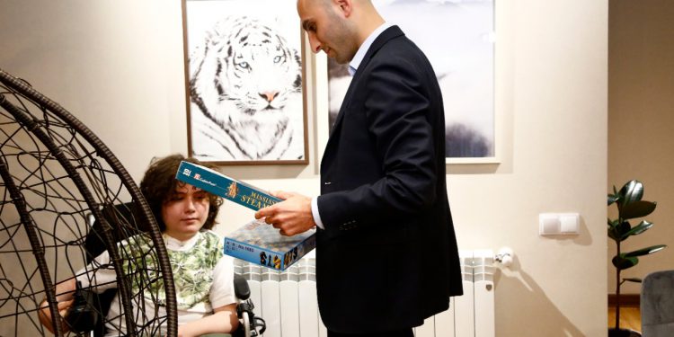 სპინალურ — კუნთოვანი ატროფიის მქონე ყველა პაციენტი ძვირადღირებულ მედიკამენტს უსასყიდლოდ იღებს