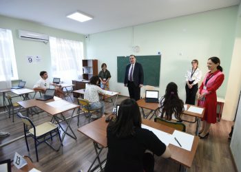 მიხეილ ჩხენკელმა თბილისის საგამოცდო ცენტრები მოინახულა და აბიტურიენტებს წარმატება უსურვა