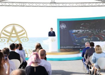 ბათუმში „ამბასადორი ბათუმი აილენდის” მშენებლობის კაფსულის ჩადების ცერემონია გაიმართა