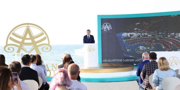 ბათუმში „ამბასადორი ბათუმი აილენდის” მშენებლობის კაფსულის ჩადების ცერემონია გაიმართა