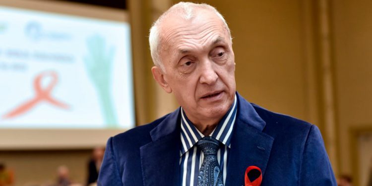თენგიზ ცერცვაძე:  მინდა ვურჩიო მოსახლეობას, აქტიურად გააგრძელონ ვაქცინაცია, მათ შორის ე.წ. ბუსტერ დოზებით. 