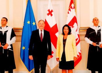 საქართველოს პრეზიდენტს ევროკავშირის ელჩმა საქართველოში რწმუნებათა სიგელები გადასცა