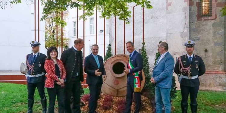 იტალიაში ქართული ქვევრის მონუმენტი დაიდგა