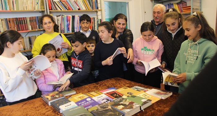 წიგნიერების კვირეული — მაჟორიტარიდეპუტატისსაჩუქარი ახალციხის სკოლებს
