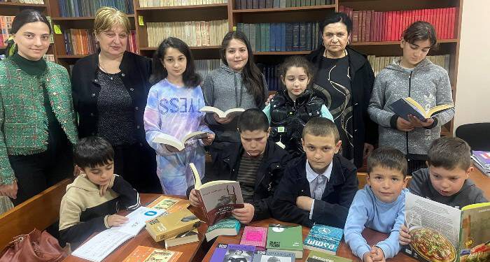 წიგნიერების კვირეული — მაჟორიტარი დეპუტატისსაჩუქარი ბორჯომის მუნიციპალიტეტის სკოლებს