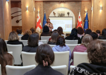 „გარემოსდაცვითი და აგრარული განათლება სკოლაში“ პროგრამის ფარგლებში 100-მდე მასწავლებელს სერტიფიკატები და სახელმძღვანელოები გადაეცა