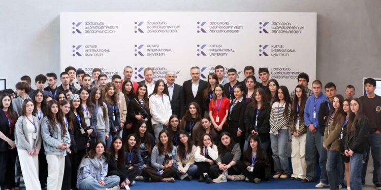 განათლების, მეცნიერებისა და ახალგაზრდობის სამინისტროს ინიციატივით ახალგაზრდები თემატურ ბანაკებში მიიღებენ მონაწილეობას