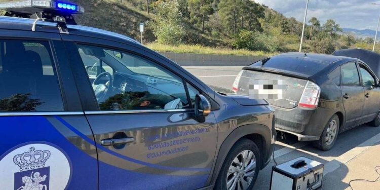 „თვითმიზანი ავტომფლობელების დაჯარიმება არ არის. მიზანი ქალაქებში გამონაბოლქვის შემცირება და ატმოსფერული ჰაერის გაჯანსაღება“, — გარემოსდაცვითი ზედამხედველობის დეპარტამენტის ადმინისტრაციის უფროსის მოადგილე ტარიელ ირემაძე