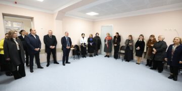 გივი მიქანაძემ ქალაქ ჭიათურის N7 საჯარო სკოლა გახსნა