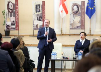 გივი მიქანაძე იმერეთისა და სამეგრელოს რეგიონების მასწავლებლებსა და სასკოლო საზოგადოებას  შეხვდა