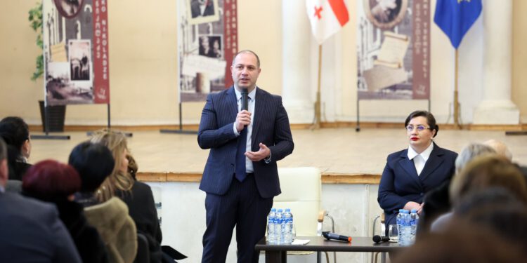 გივი მიქანაძე იმერეთისა და სამეგრელოს რეგიონების მასწავლებლებსა და სასკოლო საზოგადოებას  შეხვდა