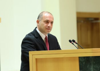 გივი მიქანაძე: „ჩვენთვის მნიშვნელოვანია სახელმწიფოებრივად მოაზროვნე, სათანადო ღირებულებების მქონე თაობის ჩამოყალიბება — ადამიანები, რომლებიც ერთდროულად იზრუნებენ საკუთარ განვითარებასა და საზოგადოების კეთილდღეობაზე. სწორედ ამას ემსახურება ზოგადი განათლების სისტემის რეფორმა‘‘